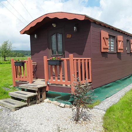 Monts De Flandre Insolite Berthen Exterior photo